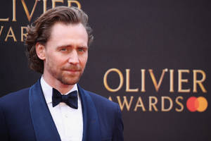 Tom Hiddleston At The Olivier Awards Wallpaper