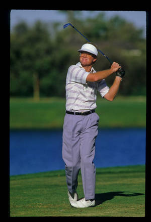 Tom Kite In Lake Golf Course Wallpaper