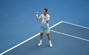 Tomas Berdych Standing Blue Tennis Court Wallpaper