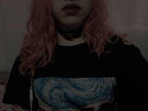 Tomboy Aesthetic Half Face Selfie Wallpaper