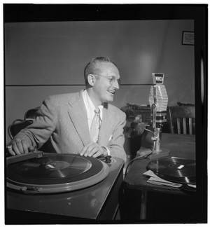 Tommy Dorsey Radio Host Photography Wallpaper