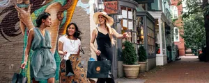 Tourists In Georgetown Wallpaper
