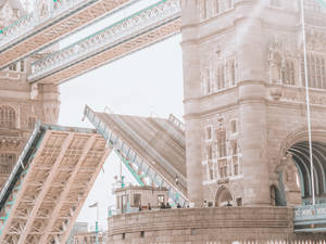 Tower Bridge Close-up Shot Wallpaper