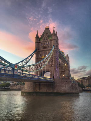 Tower Bridge During Golden Hour Wallpaper