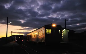 Train In Dusk Wallpaper