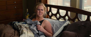 Trainwreck Amy Townsend In Bed Wallpaper