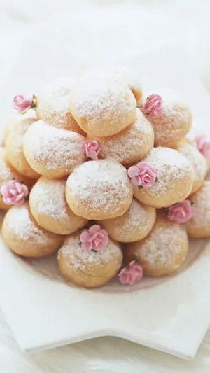 Treat Yourself To The Latest Dessert Iphone! Wallpaper