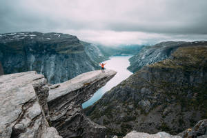 Trolltunga Mountain Peak Hd Landscape Desktop Wallpaper