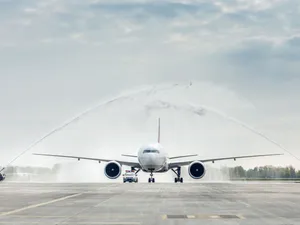 Turkish Airlines Boeing 777-300 Water Salute Wallpaper