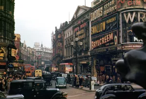 United Kingdom Shaftesbury Avenue Wallpaper