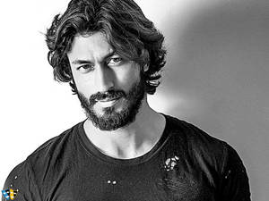 Vidyut Jamwal Black Shirt Wallpaper