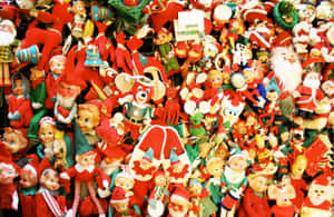 Vintage Christmas Stuffed Wallpaper