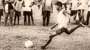Vintage Soccer Player Wallpaper