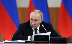 Vladimir Putin Looking At His Right Side Wallpaper