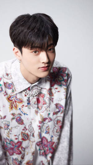 Watanabe Haruto Early Debut Photo Wallpaper