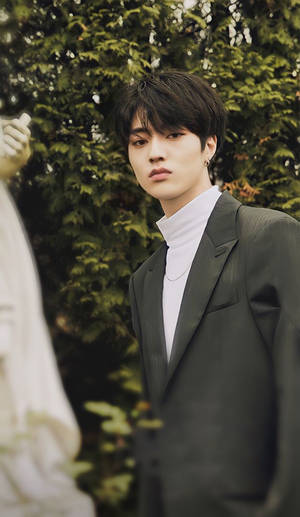 Watanabe Haruto In Formal Attire Wallpaper