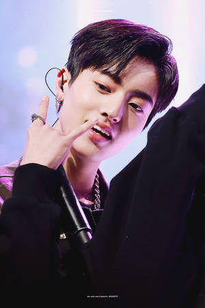 Watanabe Haruto Live Performance Wallpaper