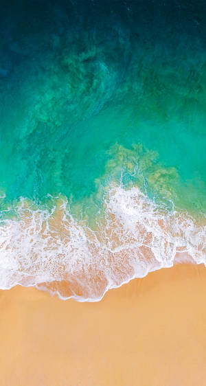 Waves On Beach Ios 11 Wallpaper