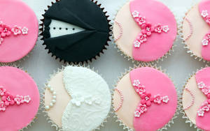Wedding Aesthetic Cupcakes Wallpaper