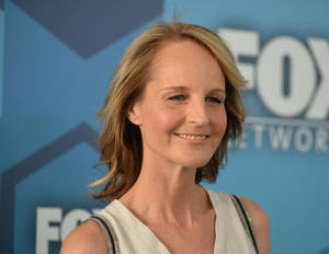 Well Known Hollywood Actress Helen Hunt Wallpaper