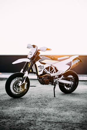 White Dirt Bike Wallpaper