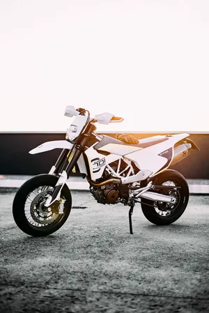 White Dirt Bike Wallpaper