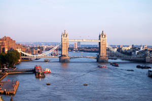 Wide-angle Tower Bridge London Wallpaper