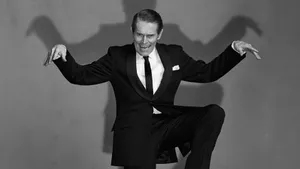 Willem Dafoe Funny Pose Wallpaper