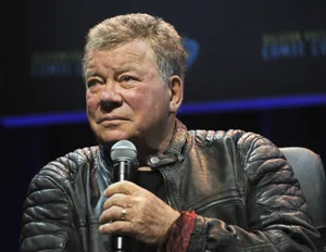 William Shatner During A Photoshoot Wallpaper