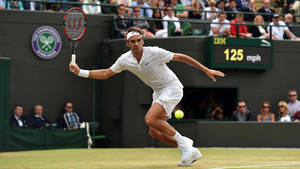 Wimbledon Court With Roger Federer Wallpaper