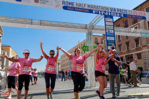 Women In Pink During Marathon Wallpaper