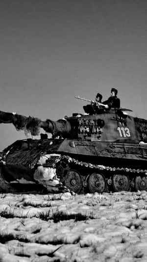 Ww2 Iphone Tank Bw Wallpaper