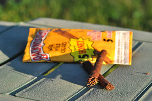 Yellow Backwoods Honey Cigar Pack Wallpaper