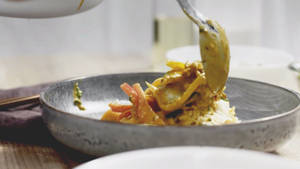 Yellow Curry On Rice Plating Wallpaper