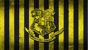 Yellow Hogwarts With Slytherin Wallpaper