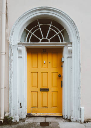 Yellow Vintage Aesthetic Door Design Wallpaper