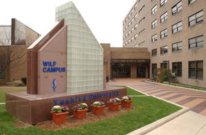 Yeshiva University Monument And Center Wallpaper