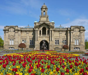 Yorkshire Cartwright Hall Wallpaper