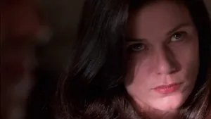 Young Linda Fiorentino Wallpaper