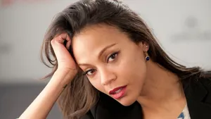 Zoe Saldana Blank Expression Wallpaper